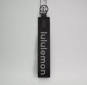 LLAVERO LULULEMON NEGRO PREVENTA
