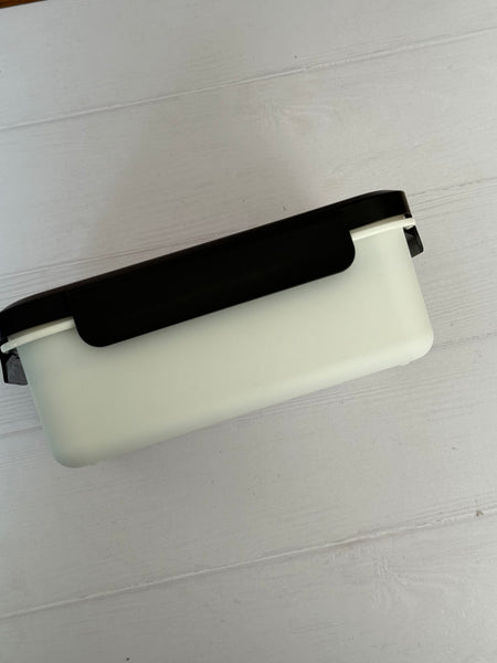 LUNCH BOX BLANCO TAPA NEGRA