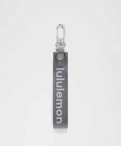LULULEMON LLAVERO GRIS PREVENTA