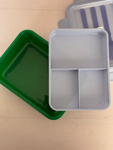 LUNCH BOX VERDE TAPA CELESTE