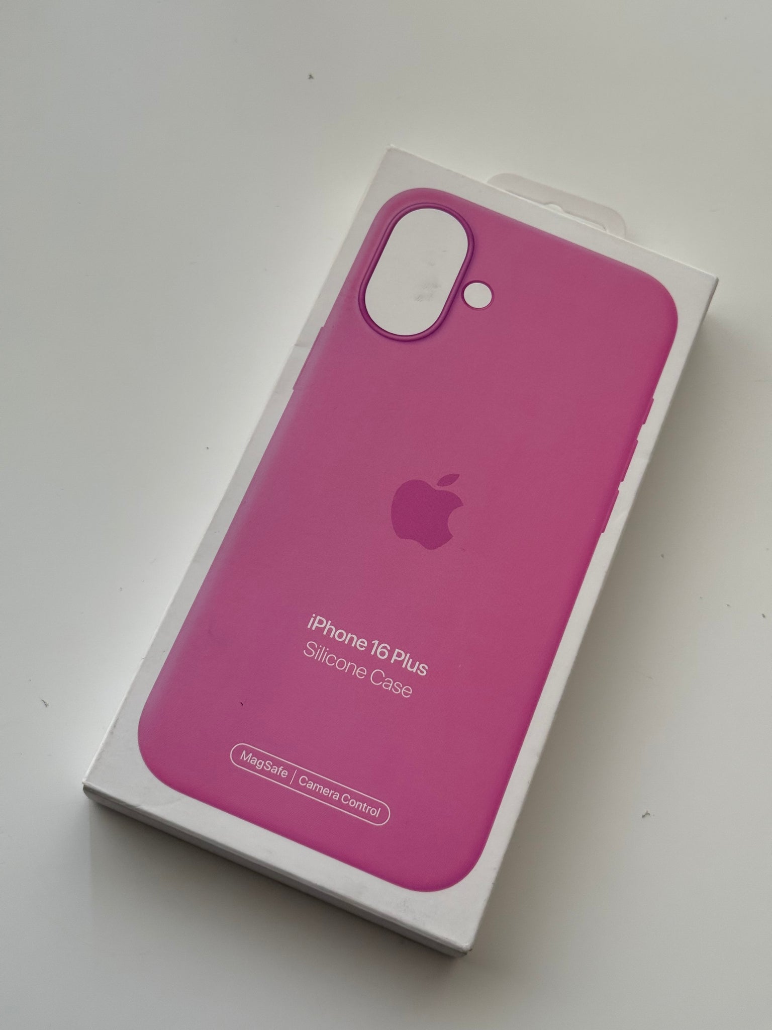 CARCASA IPHONE 16 PLUS PINK